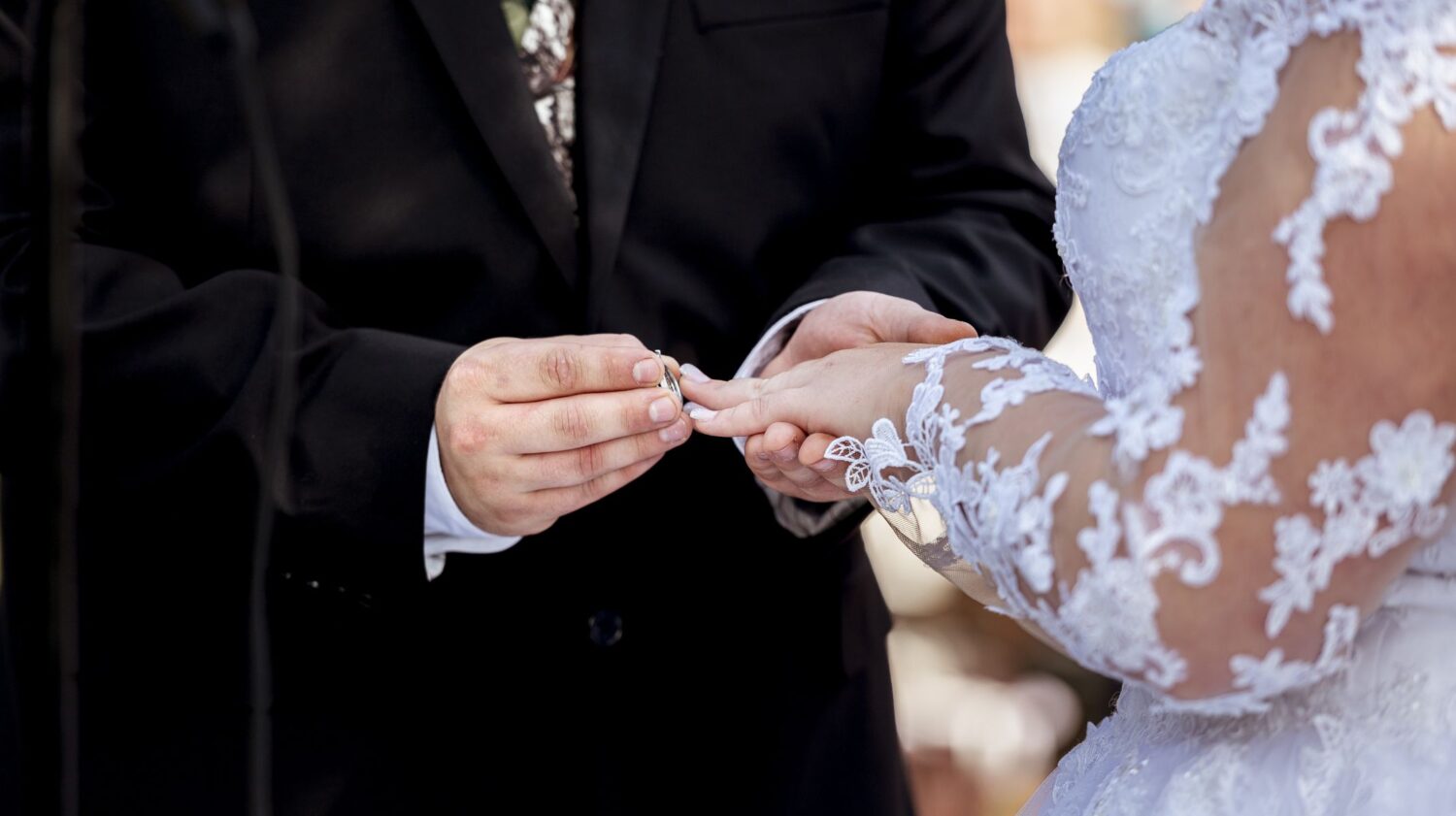 Heiraten im Brautdirndl